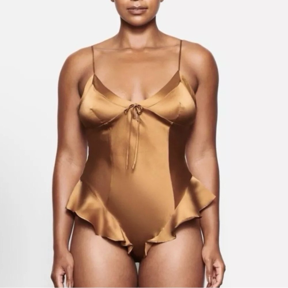 SKIMS XXS bodysuit with ruffles